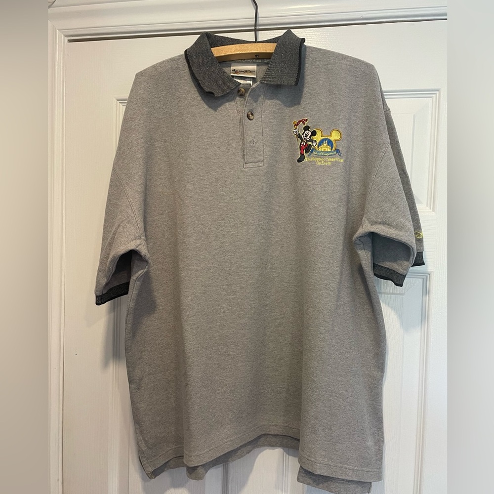 VINTAGE Disney park shirt